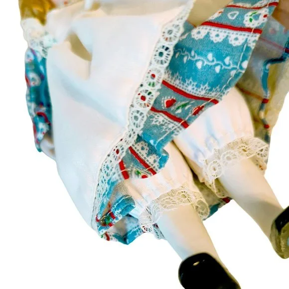 Vintage Pioneer Prairie Bisque Porcelain Doll Christmas Ornament Made in Taiwan - Picture 5 of 9